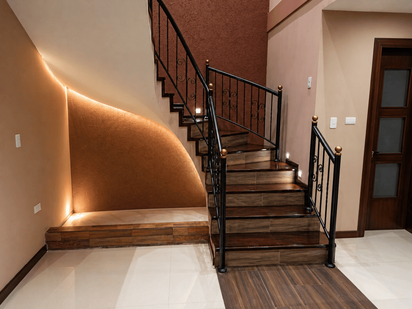 iluminación arquitectónica decorativa instalada por ARETECH en Cuenca — foto 4