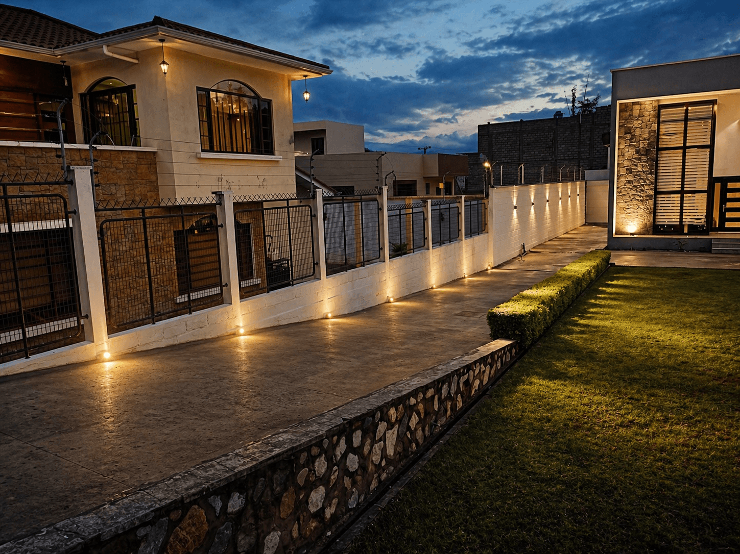 iluminación arquitectónica decorativa instalada por ARETECH en Cuenca — foto 7